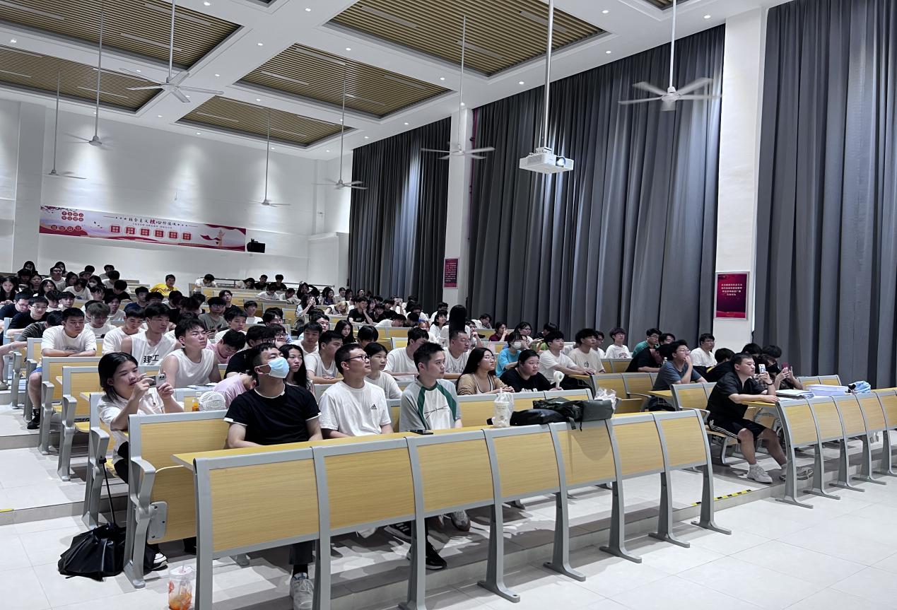 C:\Users\Administrator\Desktop\21级实习动员会照片\微信图片_20230607143138.jpg微信图片_20230607143138